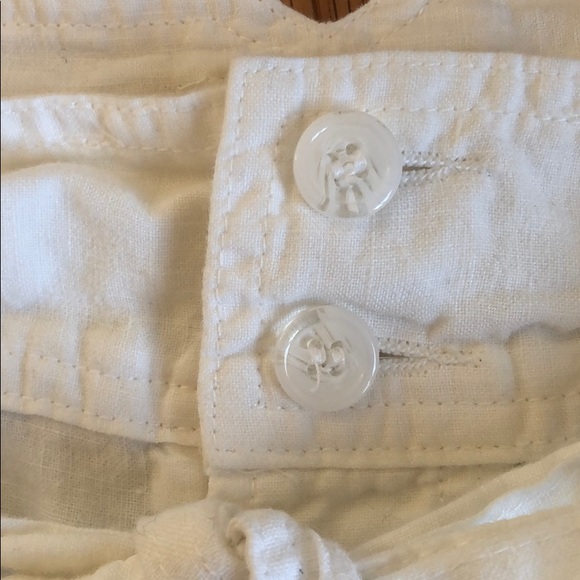 JUICY COUTURE white Linen short Shorts. Women 10 EUC pockets, tie belt cuffed - Picture 6 of 9